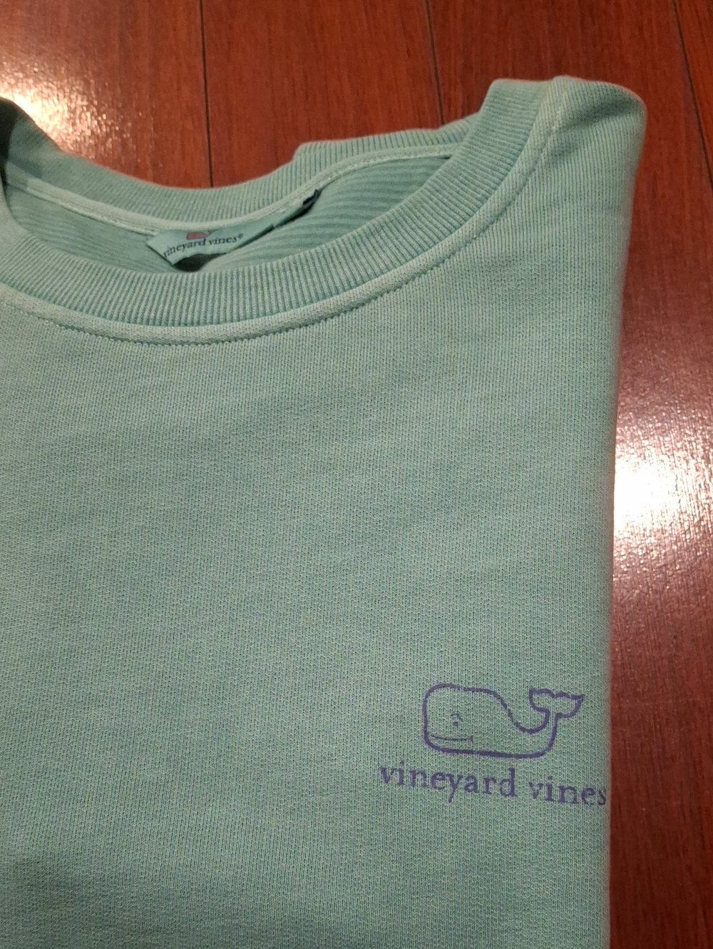 Vineyard Vines Mint Green Whale Logo Crewneck - Picture 2 of 12